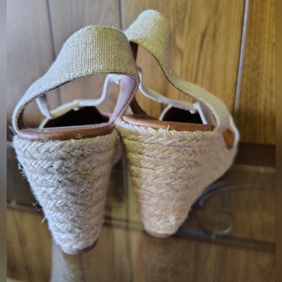 CityClassified Wedge Sandals size 8.5 - Picture 4 of 7